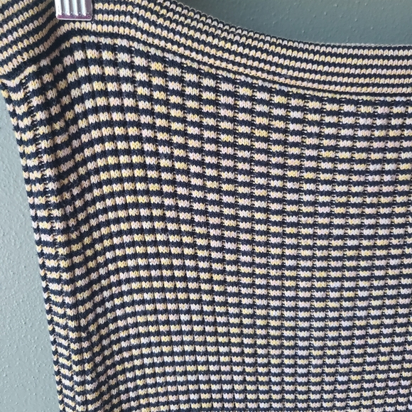 Theory Midi Skirt in Navy, Tan and Yellow, Size Large - Picture 4 of 4